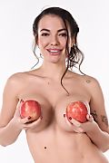 Sapphira A Deň Pikniku istripper model