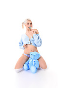 Christy White Baby’s Blue Bear Bare istripper model